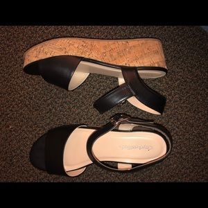 Plain Black platform sandals worn once!!